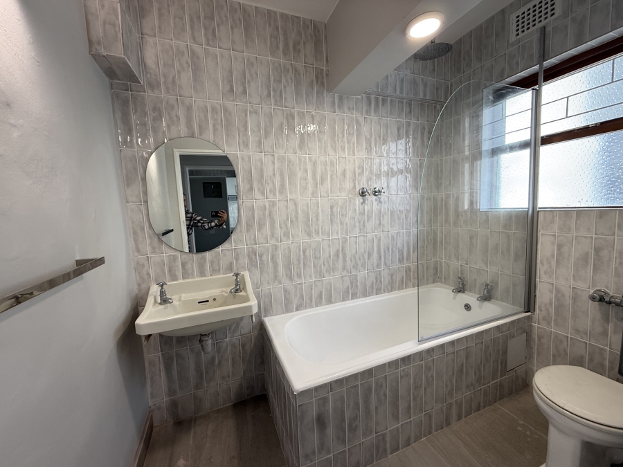 To Let 2 Bedroom Property for Rent in Sea Point Western Cape